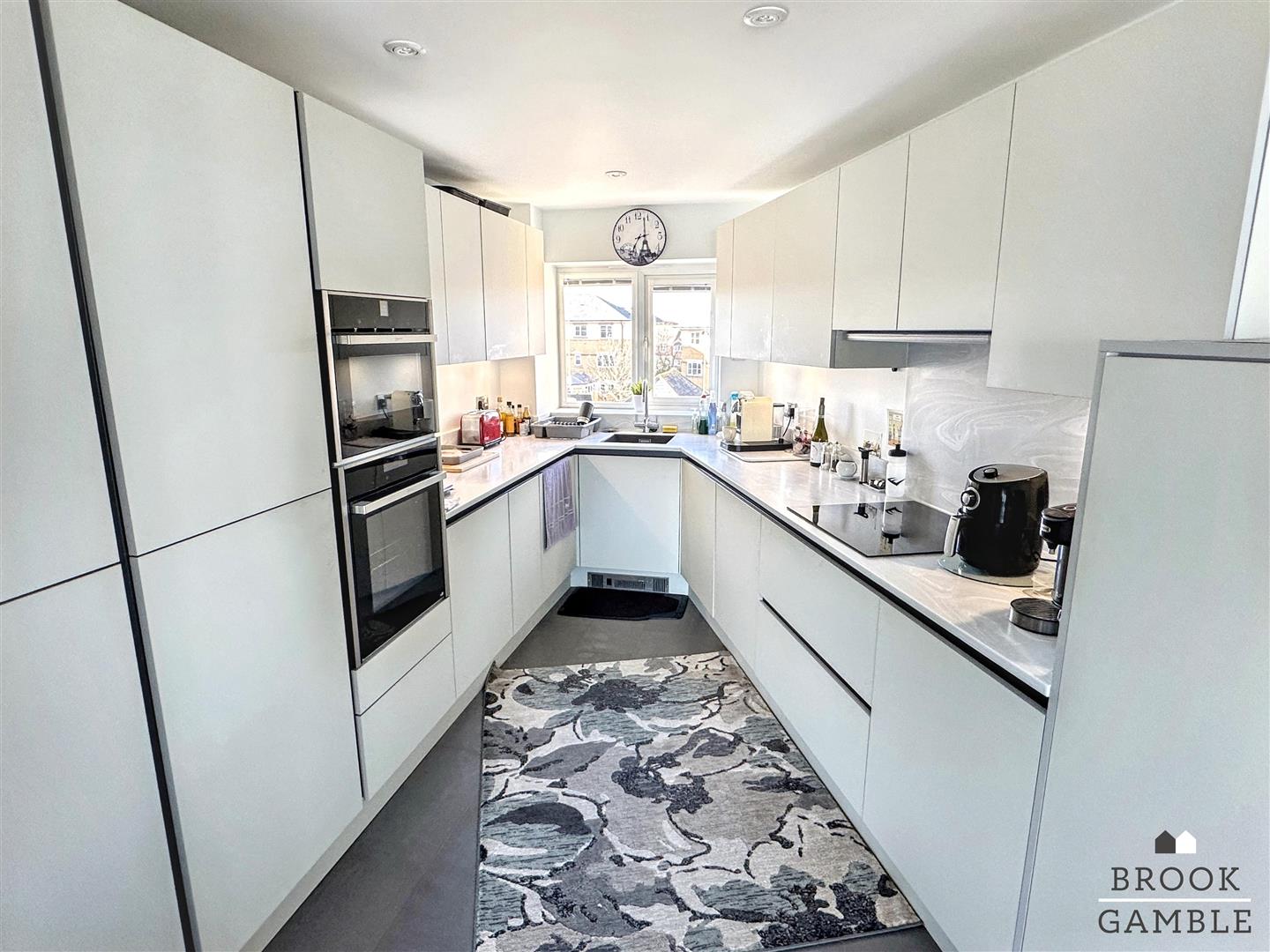 2 Bedroom Apartment - Purpose Built. 12 San Diego Way in Eastbourne,  7